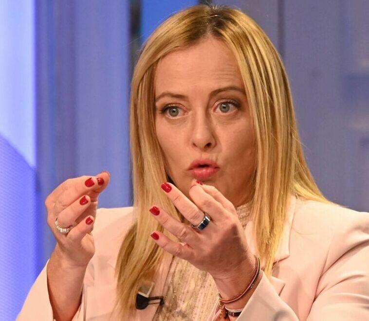 Video porno taroccati con il volto di Giorgia Meloni, a giudizio per diffamazione padre e figlio sassaresi