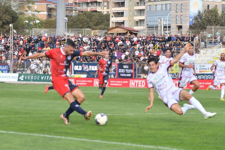 Zdenek Zeman sulla strada della Torres, a Pescara una sfida ad alta quota