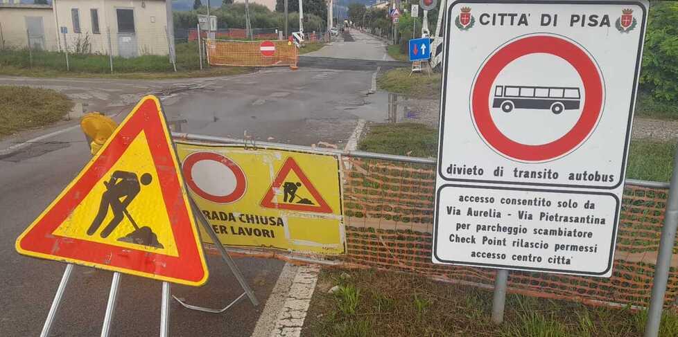 Pisa, assediati dai cantieri: sale la protesta a Coltano