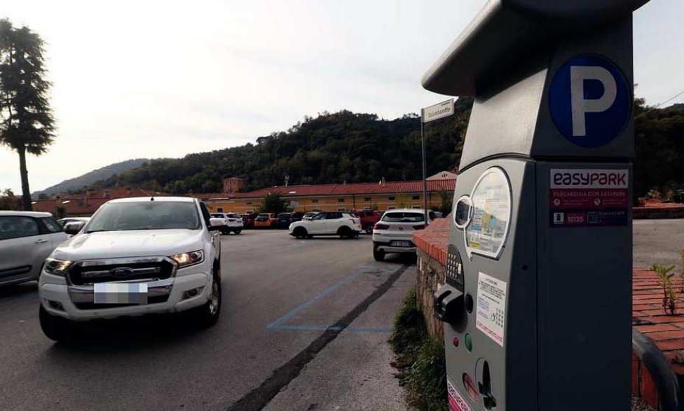 Carrara, parcheggi a pagamento: novità in centro e a Marina
