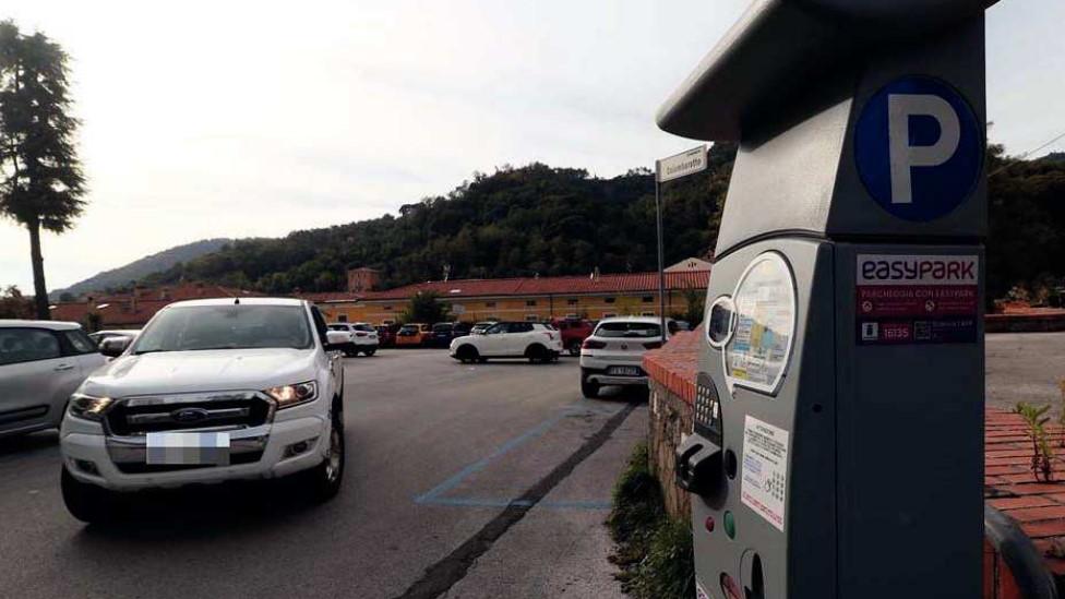 Carrara, parcheggi a pagamento: novità in centro e a Marina
