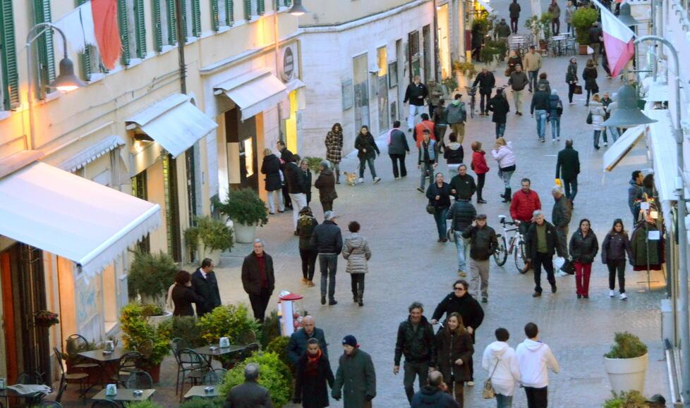 «Il corso? Isola pedonale». Grosseto, stop ad auto e furgoni