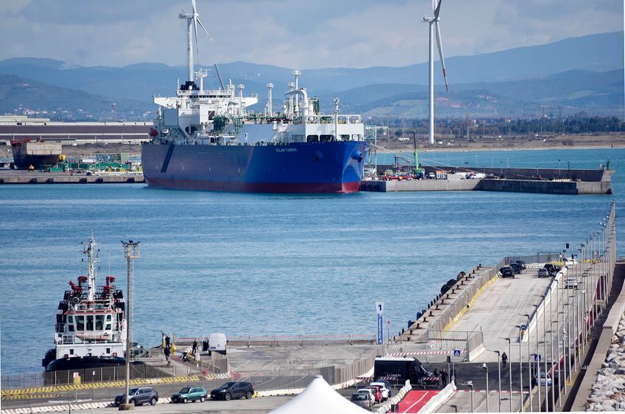 Piombino, 1,5 miliardi metri cubi annui di gas dal Qatar fino alla Golar Tundra