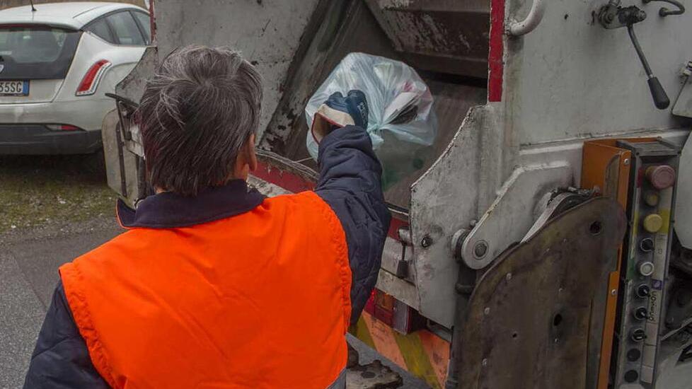 Troppi rifiuti e incidenti. Legambiente dà i voti a Pisa<br>