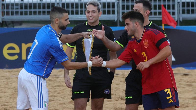 Beach soccer. Vittorie per i viareggini in maglia azzurra