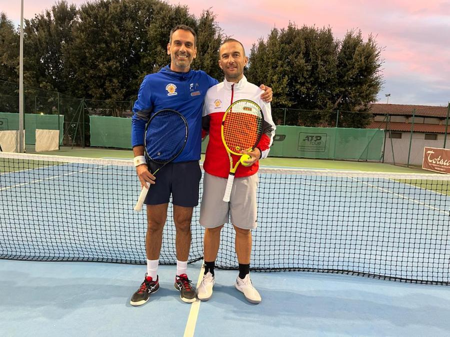 
	A sinistra nella foto Alessandro Montisci, vincitore del torneo; a destra&nbsp; il finalista Francesco Cuozzo

