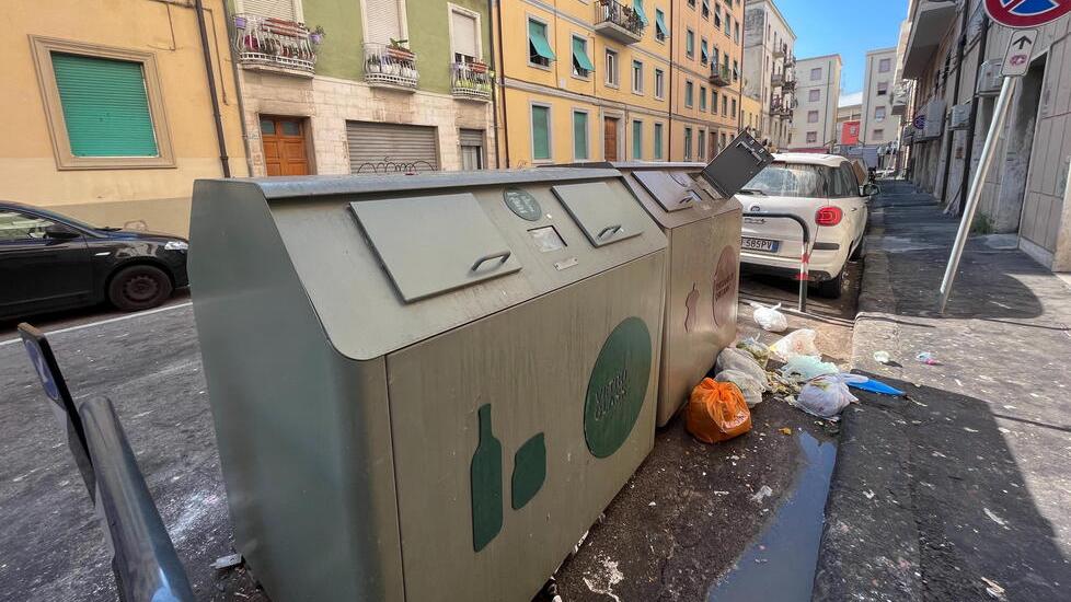 Livorno, arrivano i cassonetti in Venezia: tempi e dubbi sulla (mini) rivoluzione della raccolta rifiuti