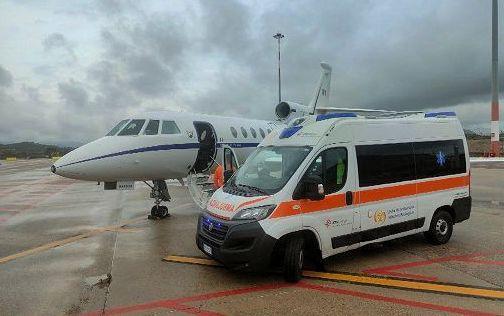 Bimba di un mese trasportata d’urgenza da Nuoro a Roma con un volo militare