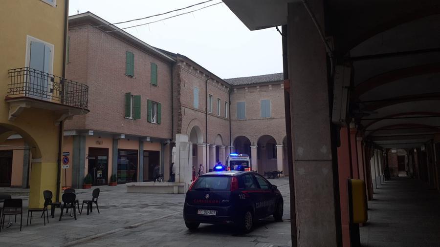 Soliera. Cade dalla finestra del primo piano: bimba di sei anni quasi illesa