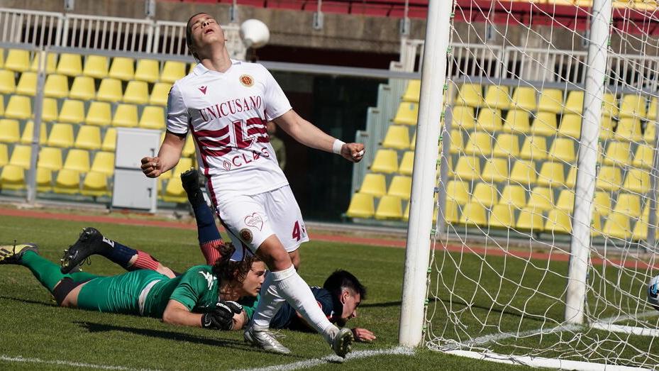 Apolloni fa il tifo per il suo Livorno. «La notte prima della partita non ho dormito, che emozione i cori della Nord»