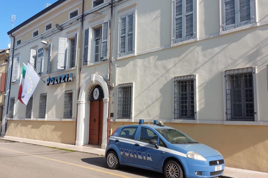 Mirandola. Ruba in casa: 29enne scoperta e denunciata dagli agenti