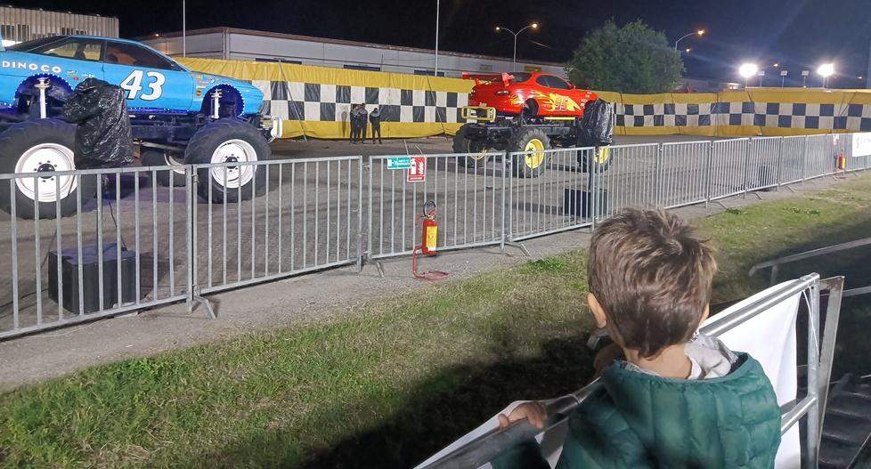 Stuntman, a Ferrara spettacolo per tutte le età: acrobazie alla guida di un’auto