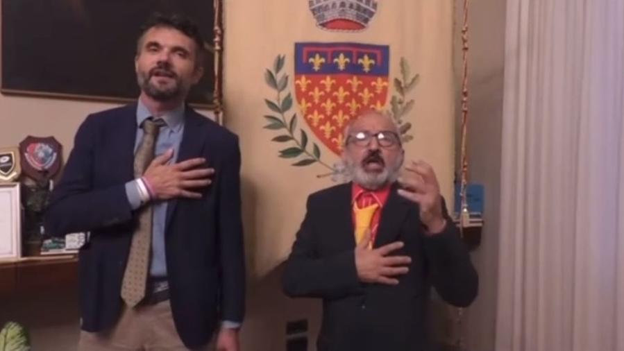 A sinistra il sindaco di Prato, a destra il comico Jerry Potenza