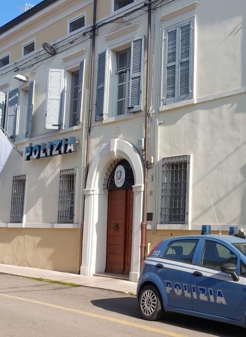 Mirandola. Picchiato e minacciato dal branco: «Con mio padre saresti già morto»<br>

