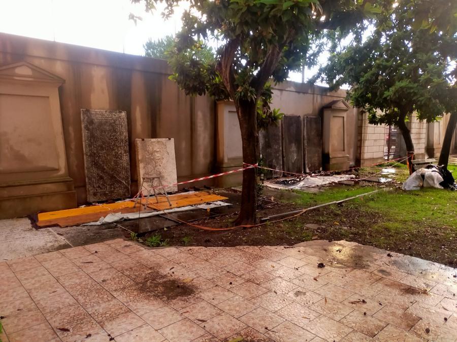 Stemmi, busti, lapidi antiche: a Livorno lo storico cimitero olandese-alemanno apre le porte