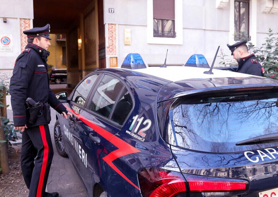 Ladro trovato a rubare in casa: preso a botte dal proprietario