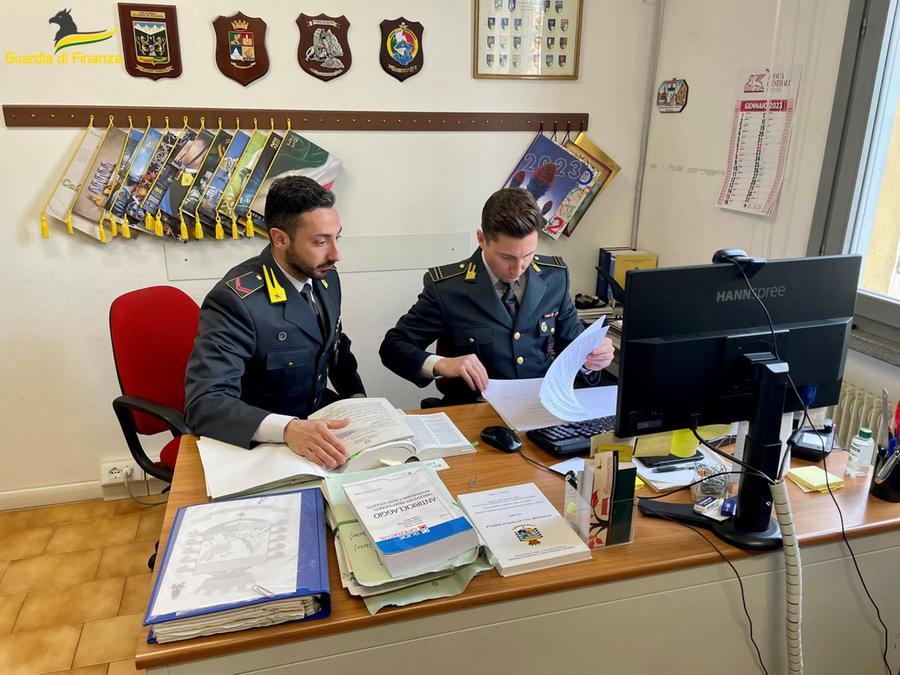 Castellarano, la Guardia di finanza trova tre operai in nero in un’azienda