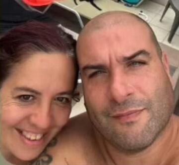 Sbanda e muore contro un palo