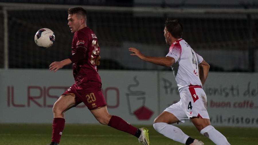 Il Pontedera ci prova ma non sfonda con la Vis Pesaro: 0-0