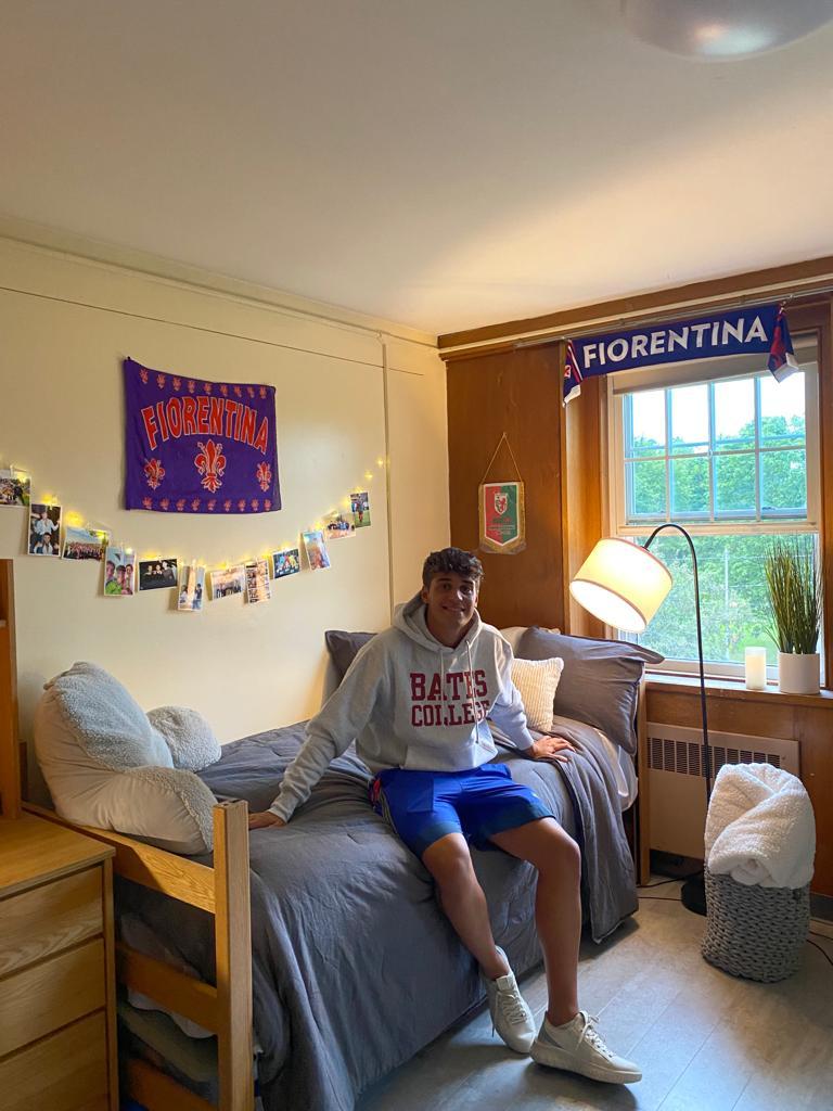 
	Sebastian Iacovitti nella sua stanza al college di Lewiston

