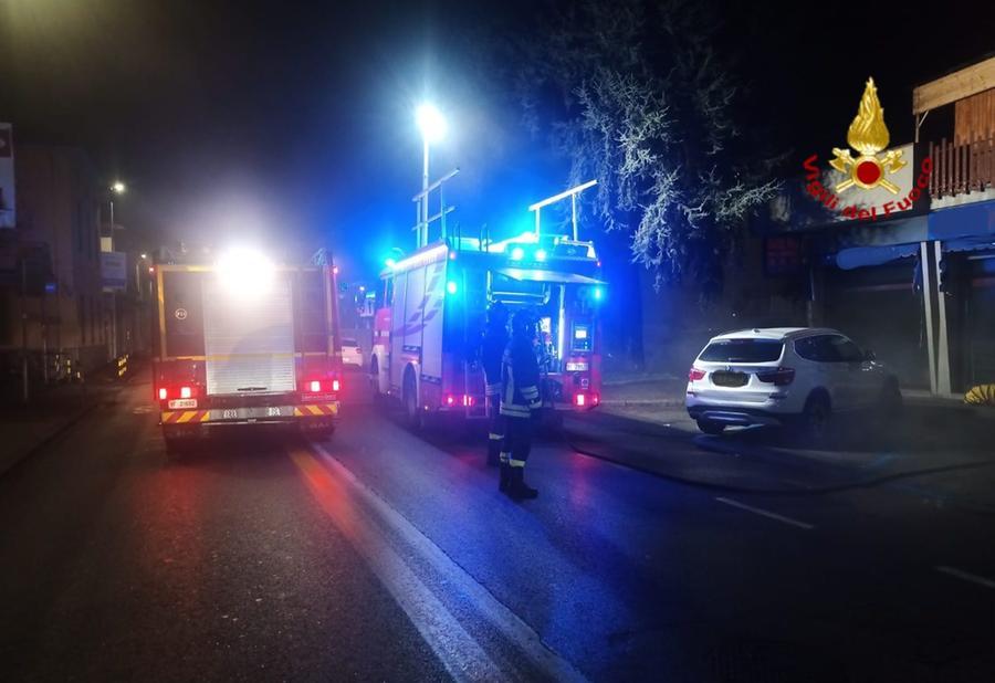 Prato, incendio in un negozio: evacuate alcune famiglie