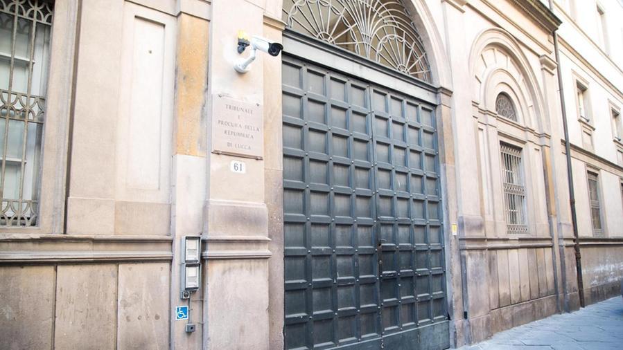 Lucca, zio condannato a un anno e mezzo per le molestie sessuali sulla nipote