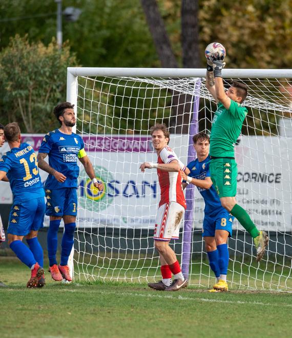 Un momento dell’incontro perso dal Prato sul campo del Certaldo nell’ultimo turno giocato nel campionato di Serie D