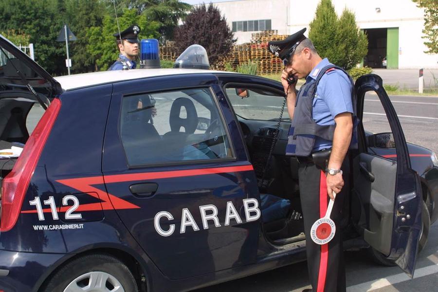 Distributori presi di mira nella notte dai ladri