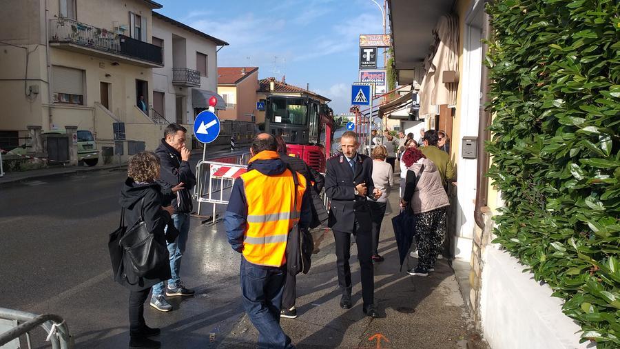 
	Un momento dell'animato incontro sul cantiere in via Pistoiese

