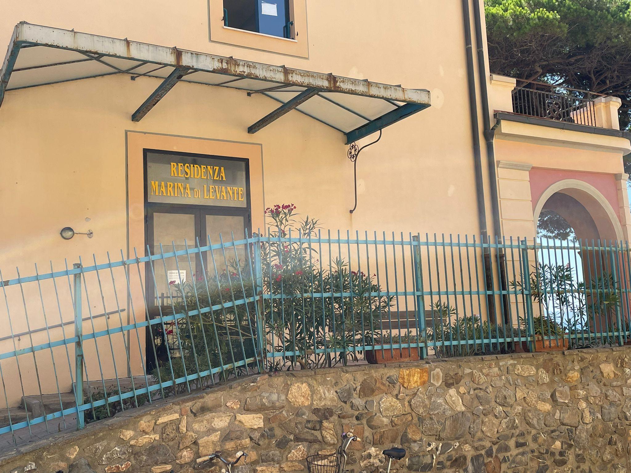 Follonica, la figlia di un’ospite: «La casa di riposo è fatiscente»