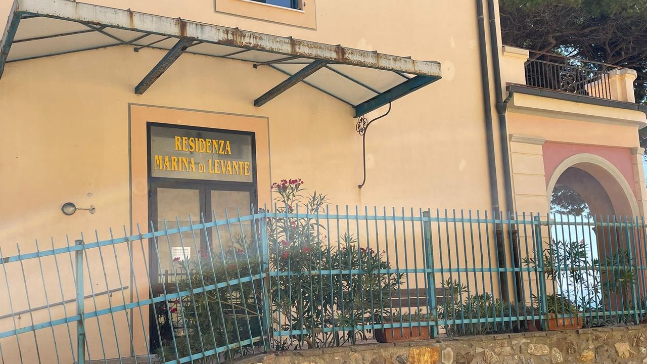 Follonica, la figlia di un’ospite: «La casa di riposo è fatiscente»