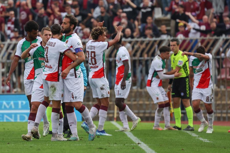 Tre gol alla Feralpisalò, la Reggiana prende quota