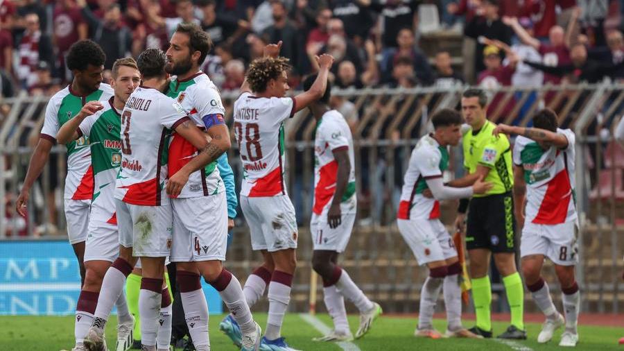 Tre gol alla Feralpisalò, la Reggiana prende quota