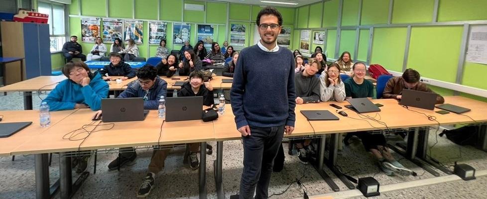 Il coach: «I ragazzi non si accorgono: scorrono i reel e spengono il cervello»