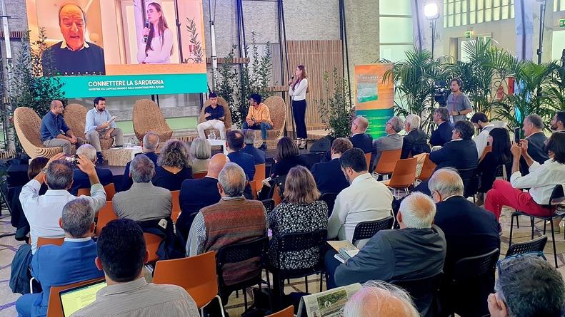 Nove miliardi per l’isola, i giovani: ecco come spenderli