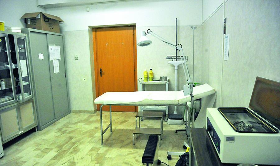 Tetraplegico, ma l’ambulatorio di Nuoro è inaccessibile perché nell’ingresso ci sono i gradini