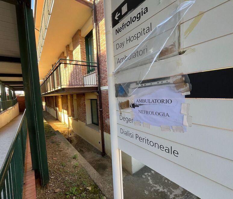 Le indicazioni per il reparto di nefrologia (foto Franco Silvi)