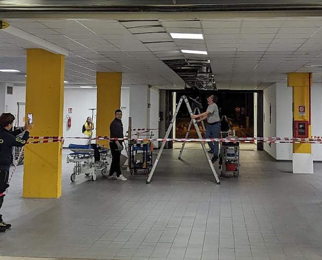 Camper incastrato a Cona. Danni al Pronto soccorso