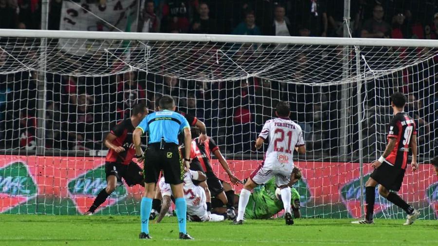 
	Il gol del momentaneo 1-1 di Catanese (Foto Sernacchioli)

