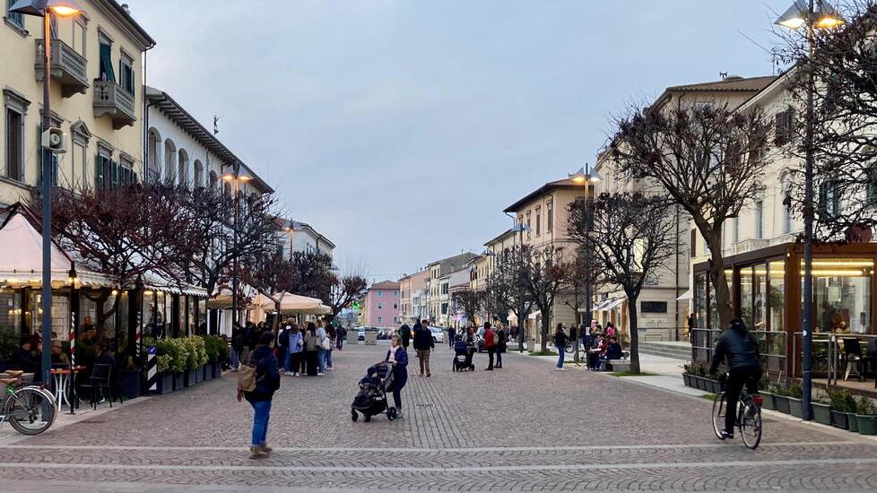 Cecina, sul commercio tante incertezze. Le speranze rivolte al Natale