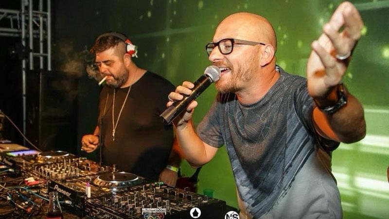 Pontedera, il vocalist Luca Pechino re della notte nella sua città: «Sarà una festa di Halloween magica»