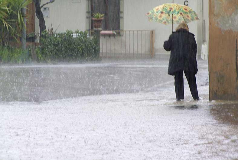 Grosseto, allerta meteo arancione. Appello del Comune: «Prestare attenzione»