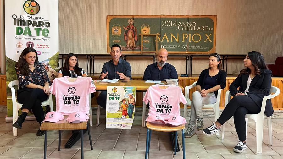 
	Un momento della presentazione del progetto "Imparo da te" a Li Punti

