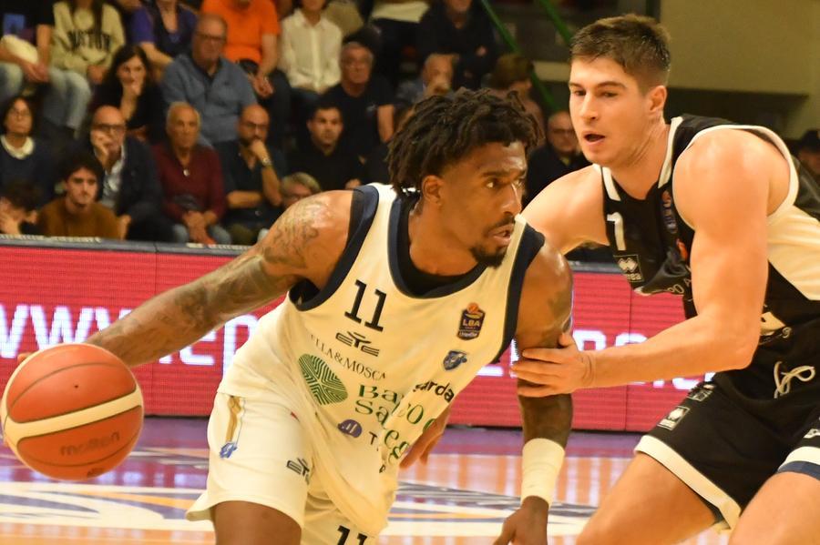 La Dinamo sta pensando di tornare sul mercato