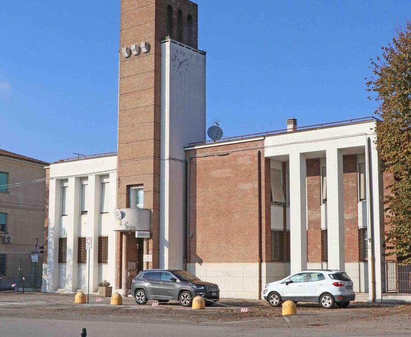 Ferrara, tragedia in caserma. Carabiniere senza vita