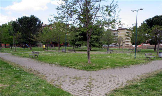 I giardini di via Colombo dove tra breve inizierà la sperimentazione contro il fumo