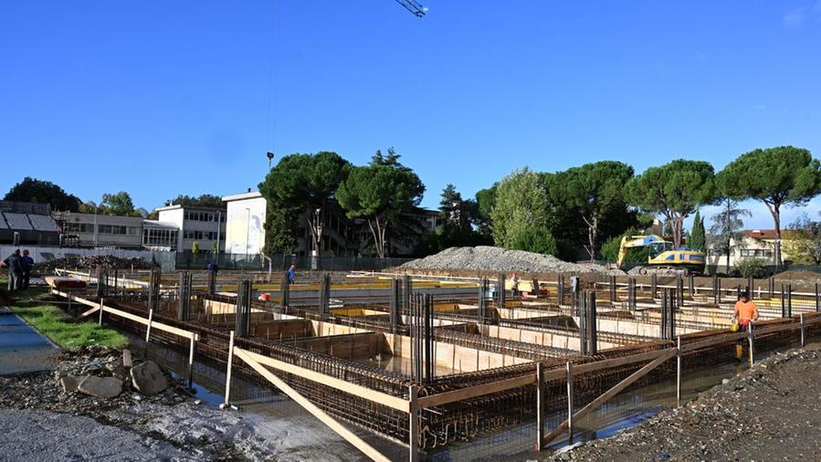 L'inizio dei lavori per la nuova palestra