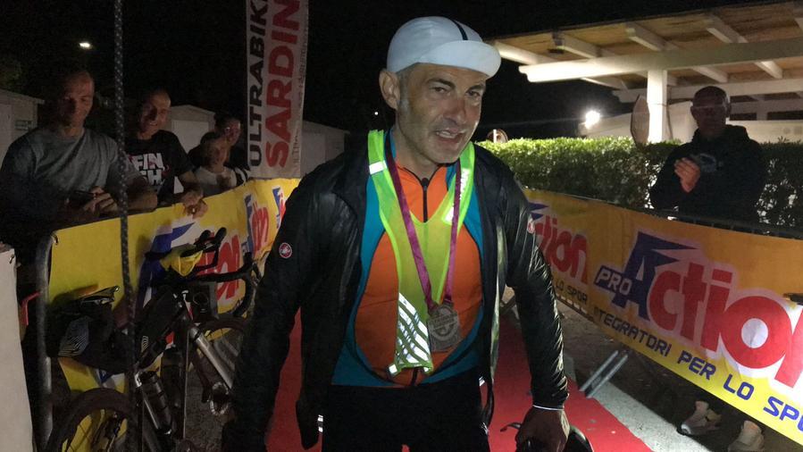 Gavino Ruzzu, il ciclista estremo: 790 chilometri in 40 ore