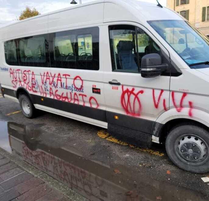 Copparo, commenti no vax al sindaco