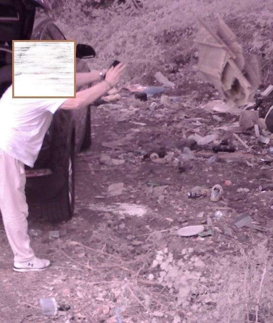 Lucca, fotografati mentre gettano rifiuti: multe fino 600 euro per 12 incivili<br>
